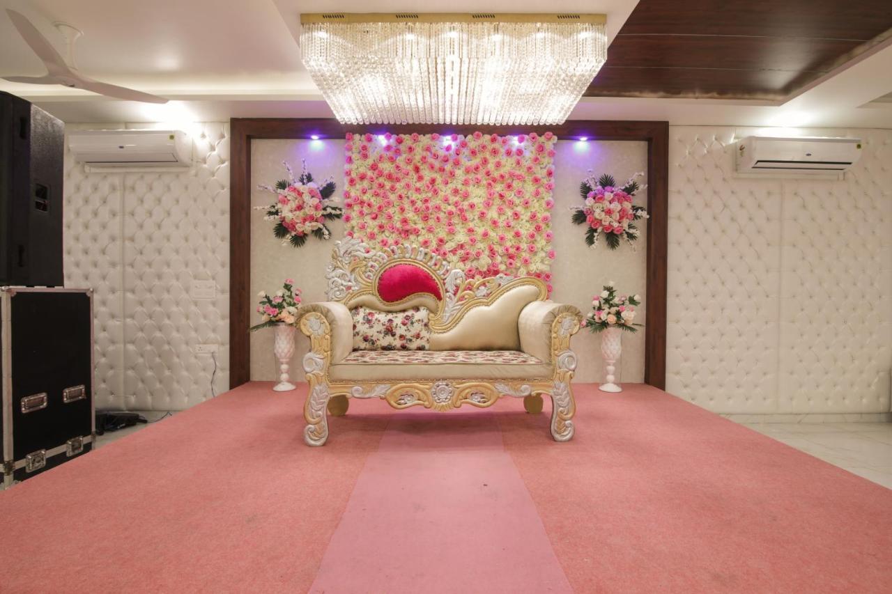Twin Towers Bed & Breakfast Greater Noida Exterior photo