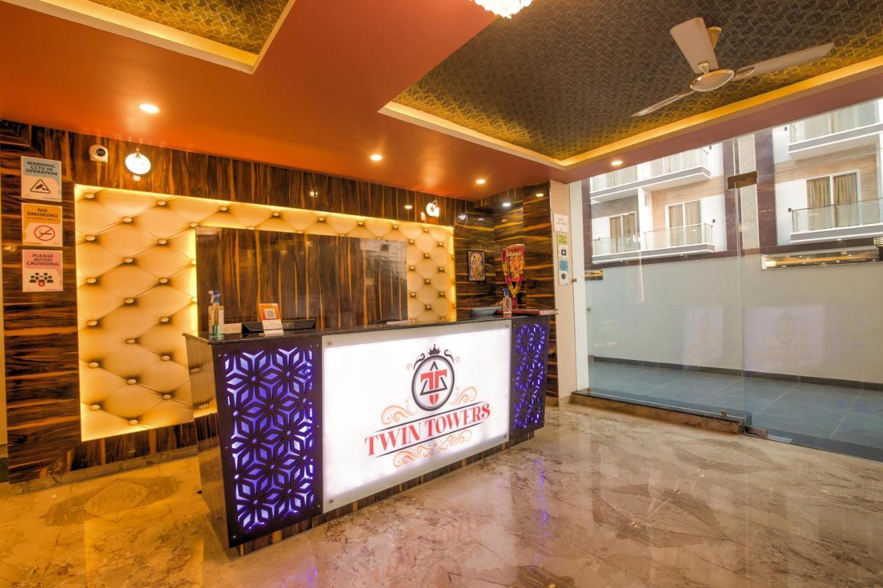Twin Towers Bed & Breakfast Greater Noida Exterior photo