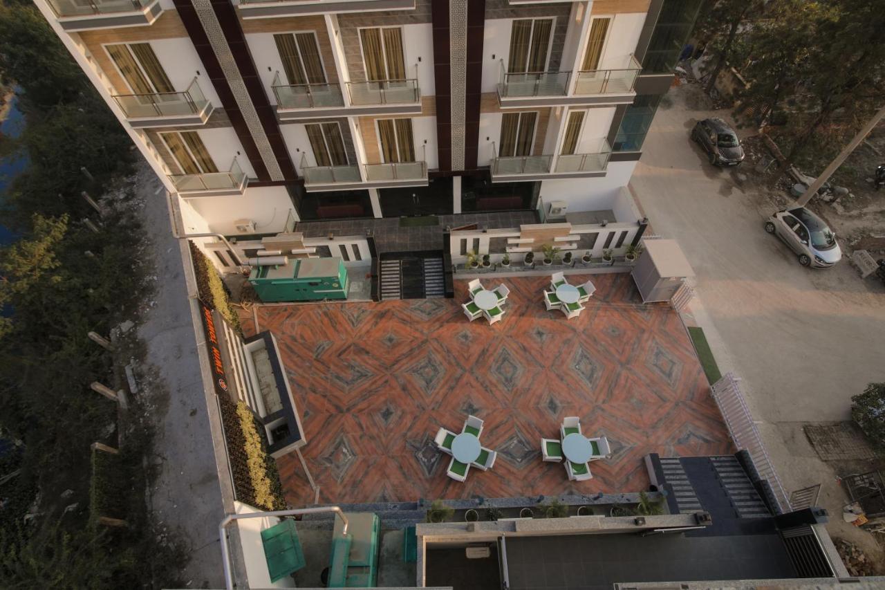 Twin Towers Bed & Breakfast Greater Noida Exterior photo
