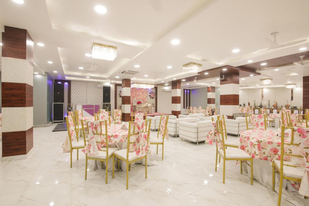 Twin Towers Bed & Breakfast Greater Noida Exterior photo