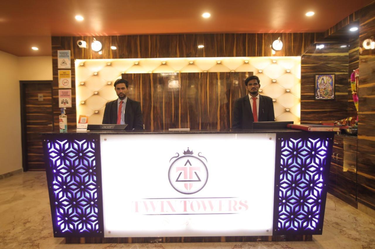 Twin Towers Bed & Breakfast Greater Noida Exterior photo