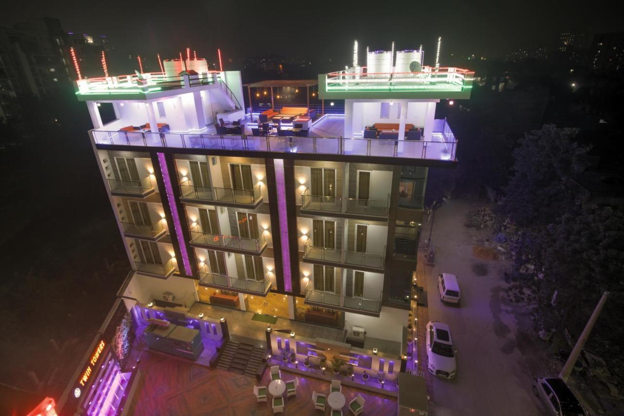 Twin Towers Bed & Breakfast Greater Noida Exterior photo